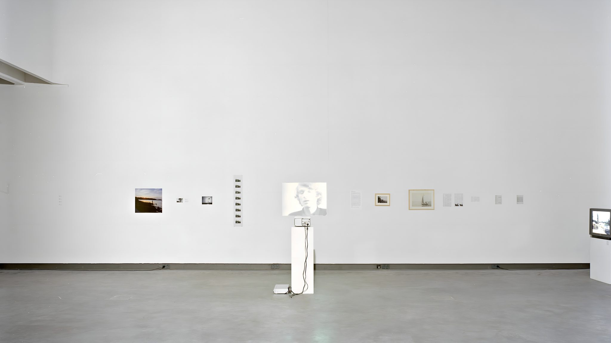 KUNST VERLASSEN #1 / Gestures of Disappearance